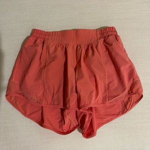 Lululemon size 6 Hotty Hot shorts